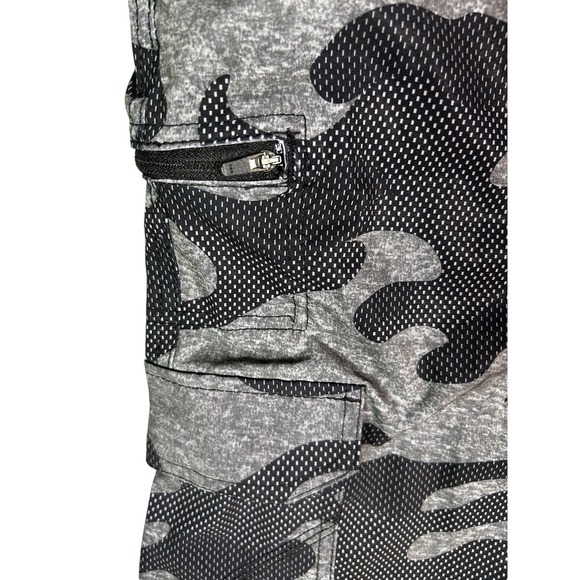 NWT - Iron & Co. Hybrid Camo Stretch‎ Performance Cargo Shorts Men's Size 40 - Picture 7 of 8